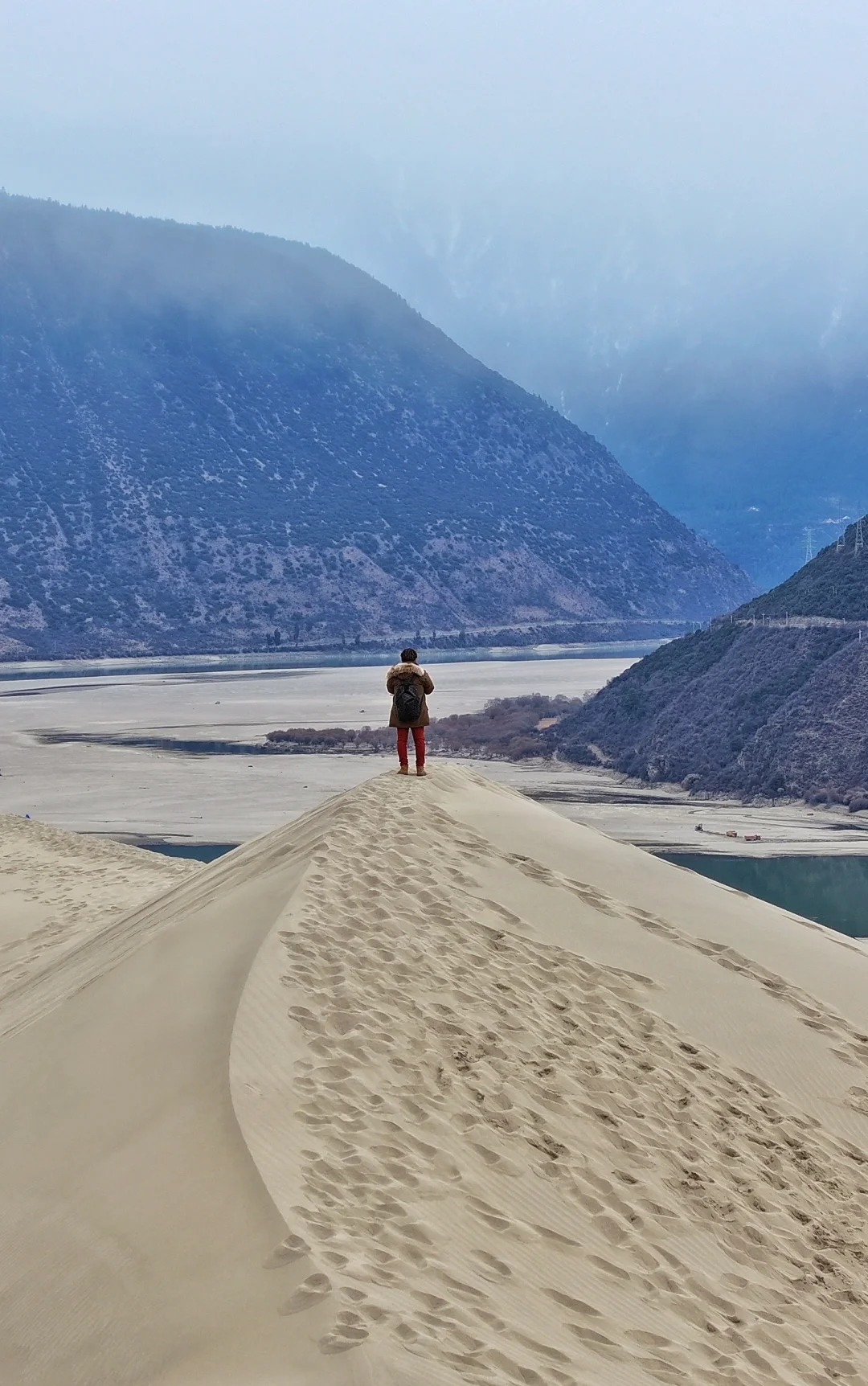 Collision of Snow Mountains and Sand Dunes – Linzhi Buddha’s Palm Dune