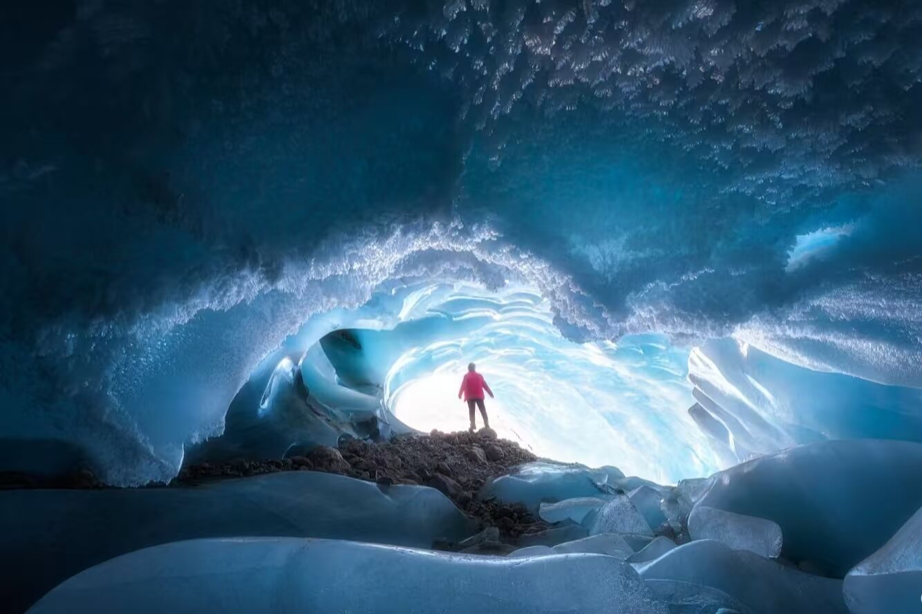 It’s Time to Meet the Amazing Blue Ice in Tibet!