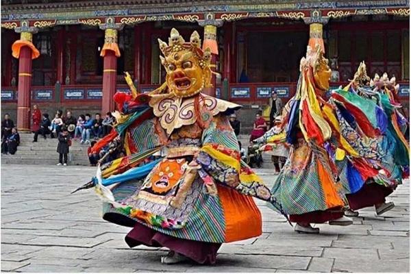 Colourful Traditional Tibetan Dressings