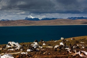 Mystery Fathomed in Tibet: between Lake Rakshastal and Lake Manasarovar