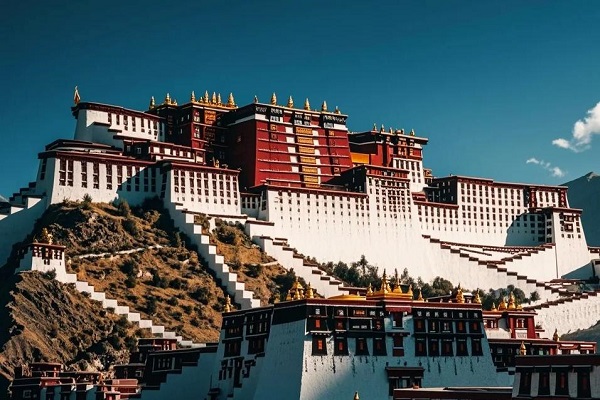 Tibet Classic 8-Day Tour: Lhasa + Shigatse + Yamdrok Lake + Everest Base Camp + Namtso