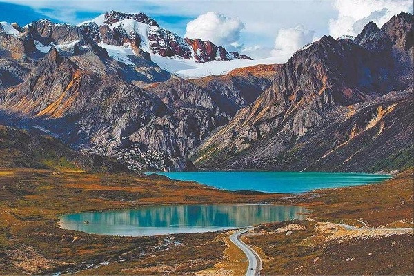 Explore the Ultimate Beauty: 12-Day Adventure from 318 National Highway to Lhasa