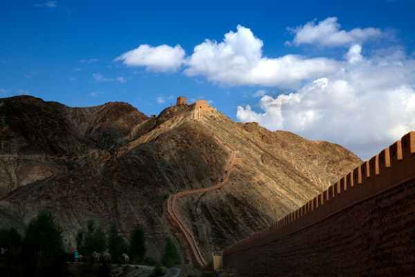 Overhanging Great Wall