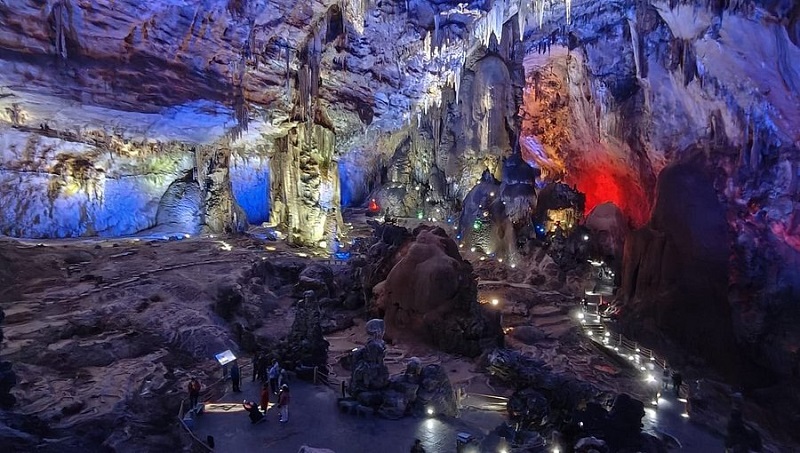 Zhijin Cave